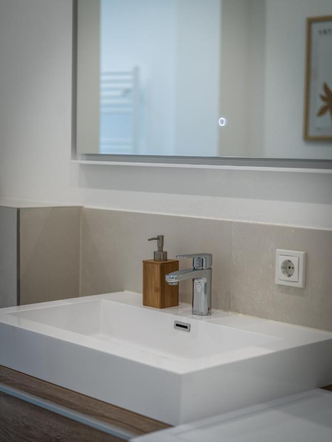 Hochwertige Altbauwohnung Im Modernen Stil In Wiesbaden - Kueche - Terrasse - Wlan - Zentral Exteriér fotografie